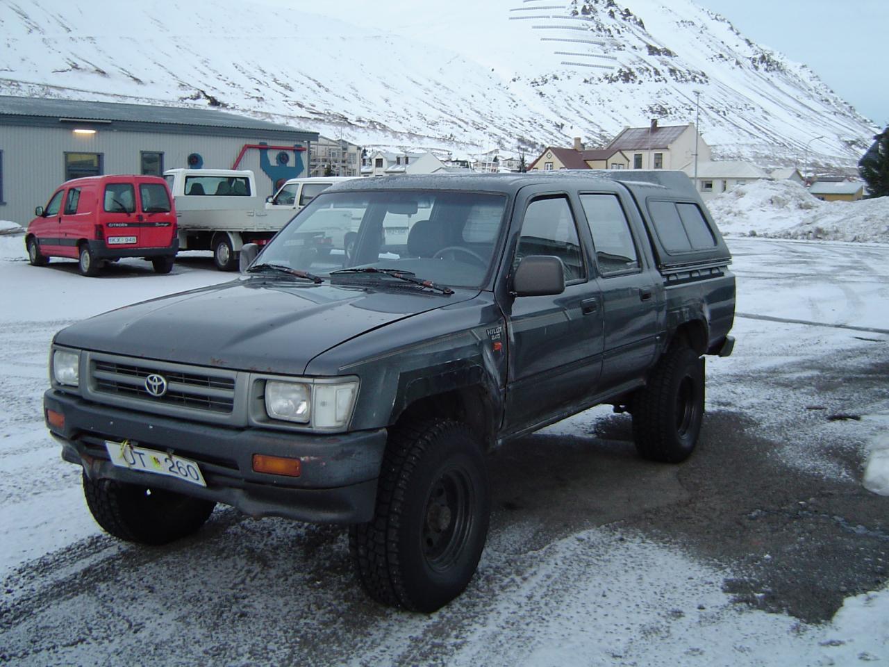 nýjasti hiluxinn disel 93.JPG