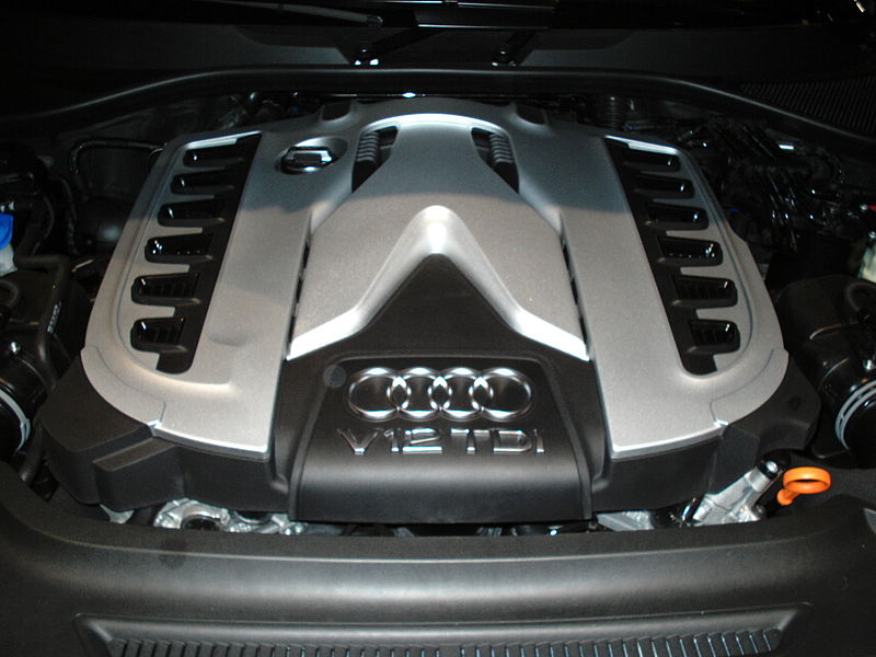 800px-Audi_Q7_V12_TDI_engine_front-view.jpg