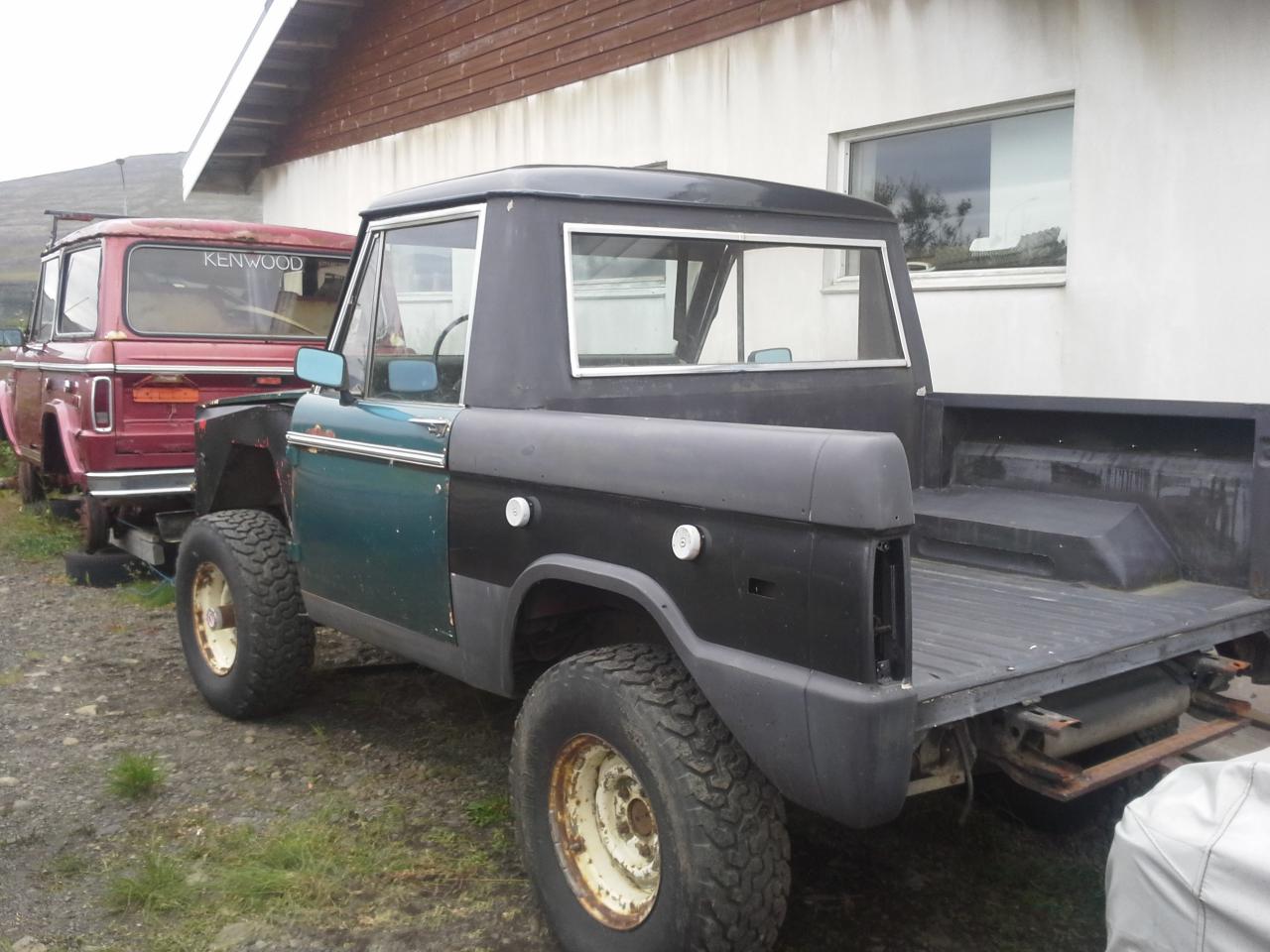 bronco aftur.jpg