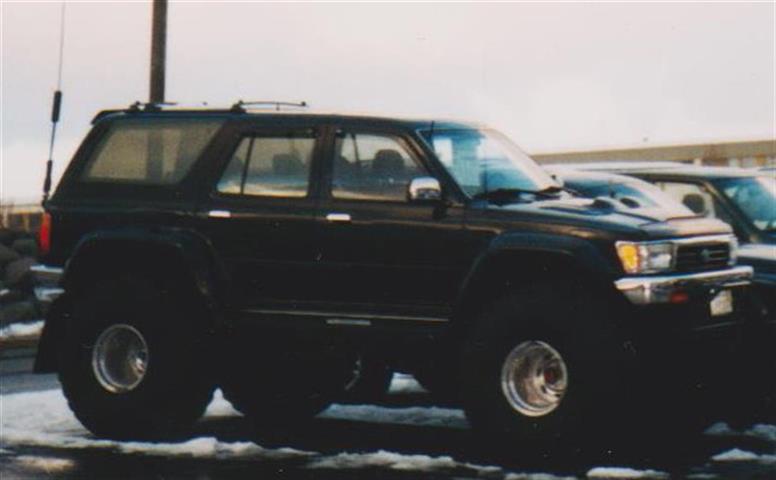 svartur 4runner 2gen (Medium) (Small).jpg