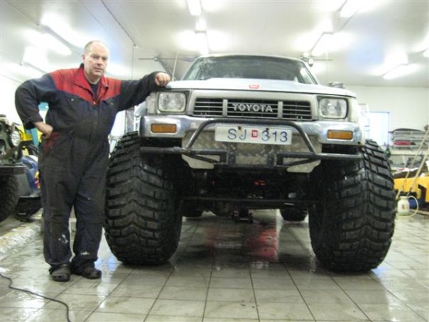 46 hilux.jpg