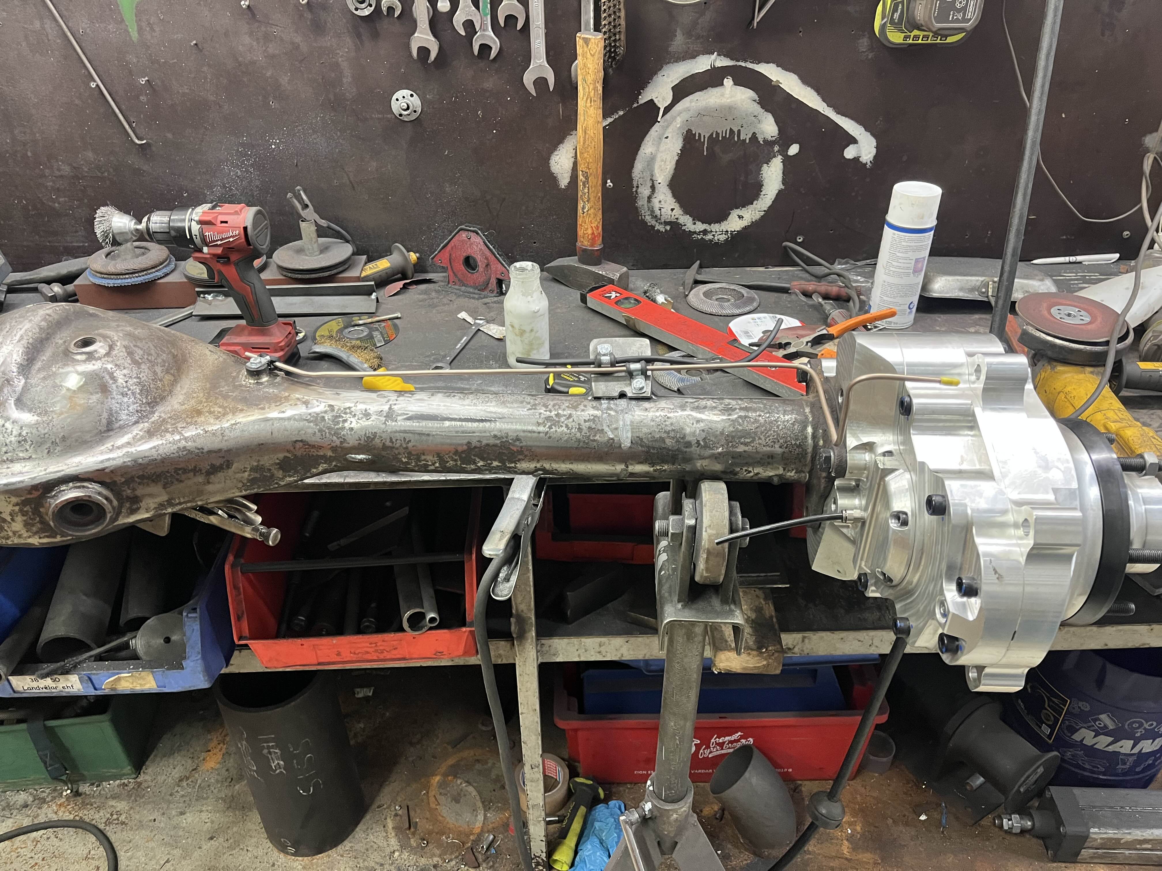 abs skynjari og bremsurör.jpg